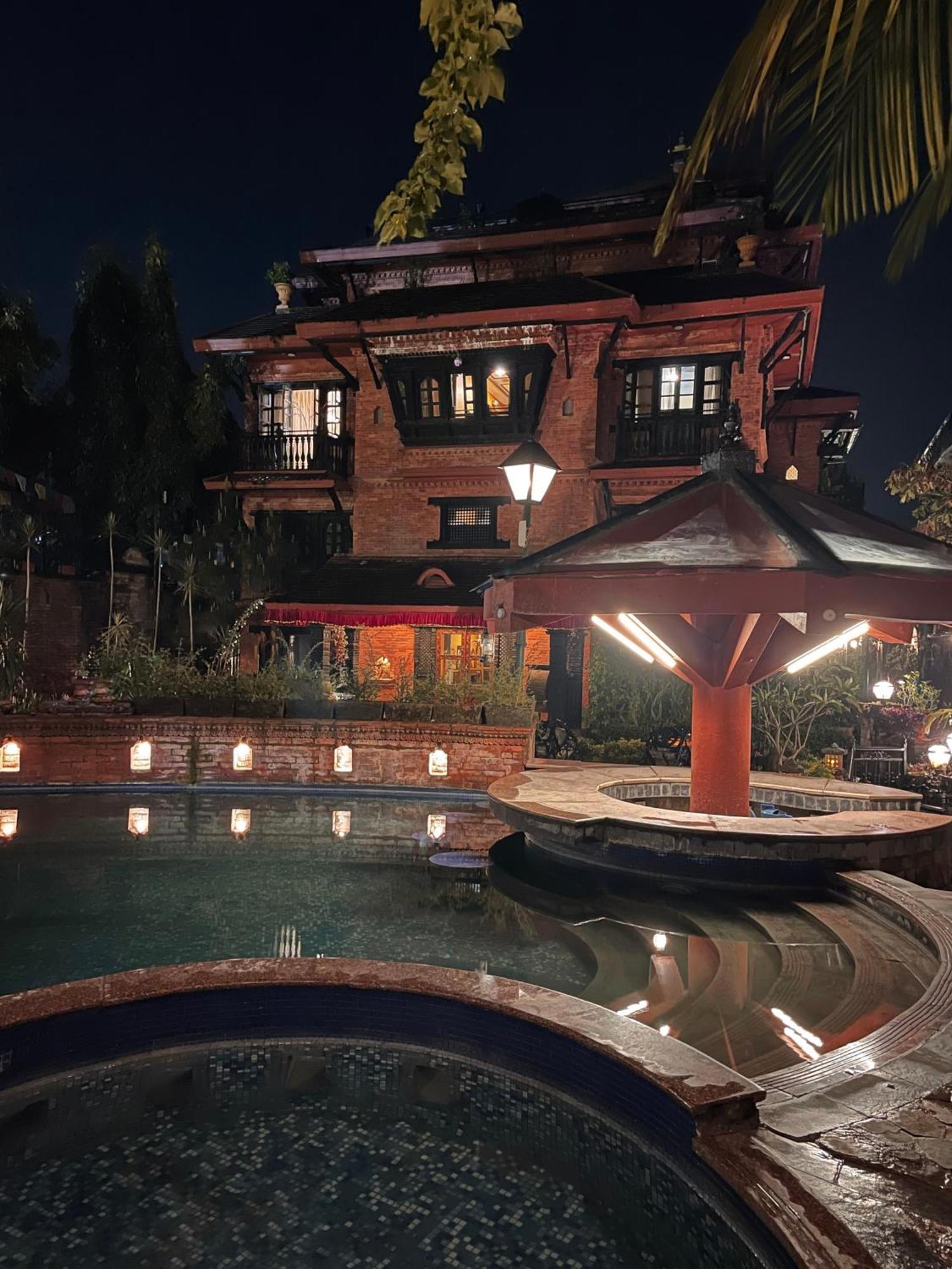 Heritage Hotel Suites And Spa Pokhara Exteriör bild