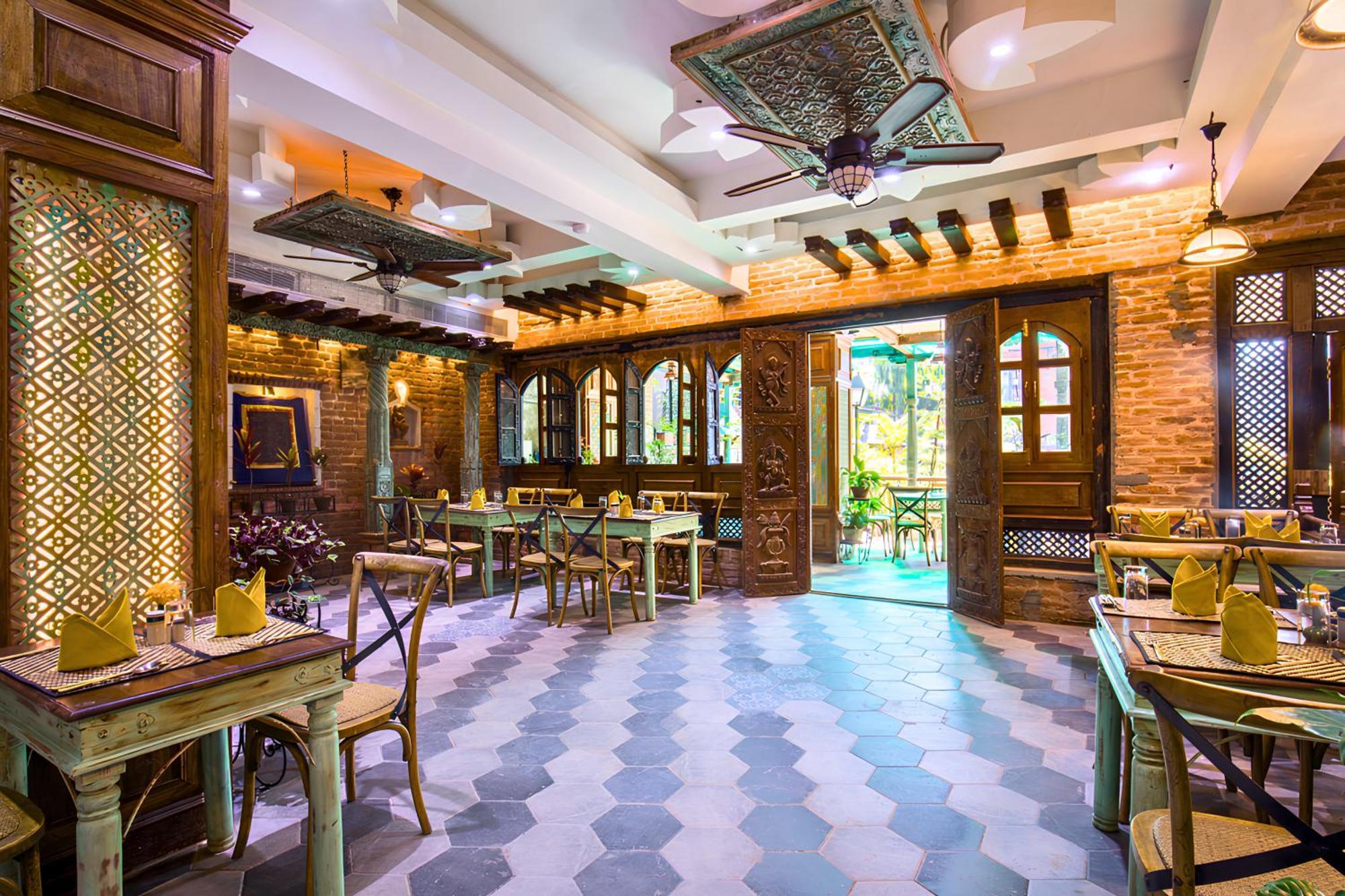 Heritage Hotel Suites And Spa Pokhara Exteriör bild