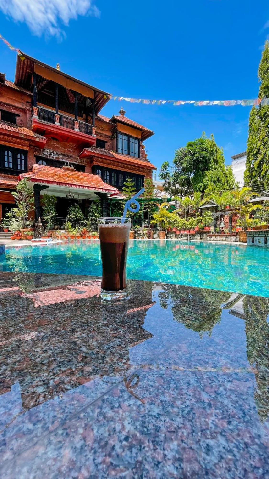 Heritage Hotel Suites And Spa Pokhara Exteriör bild