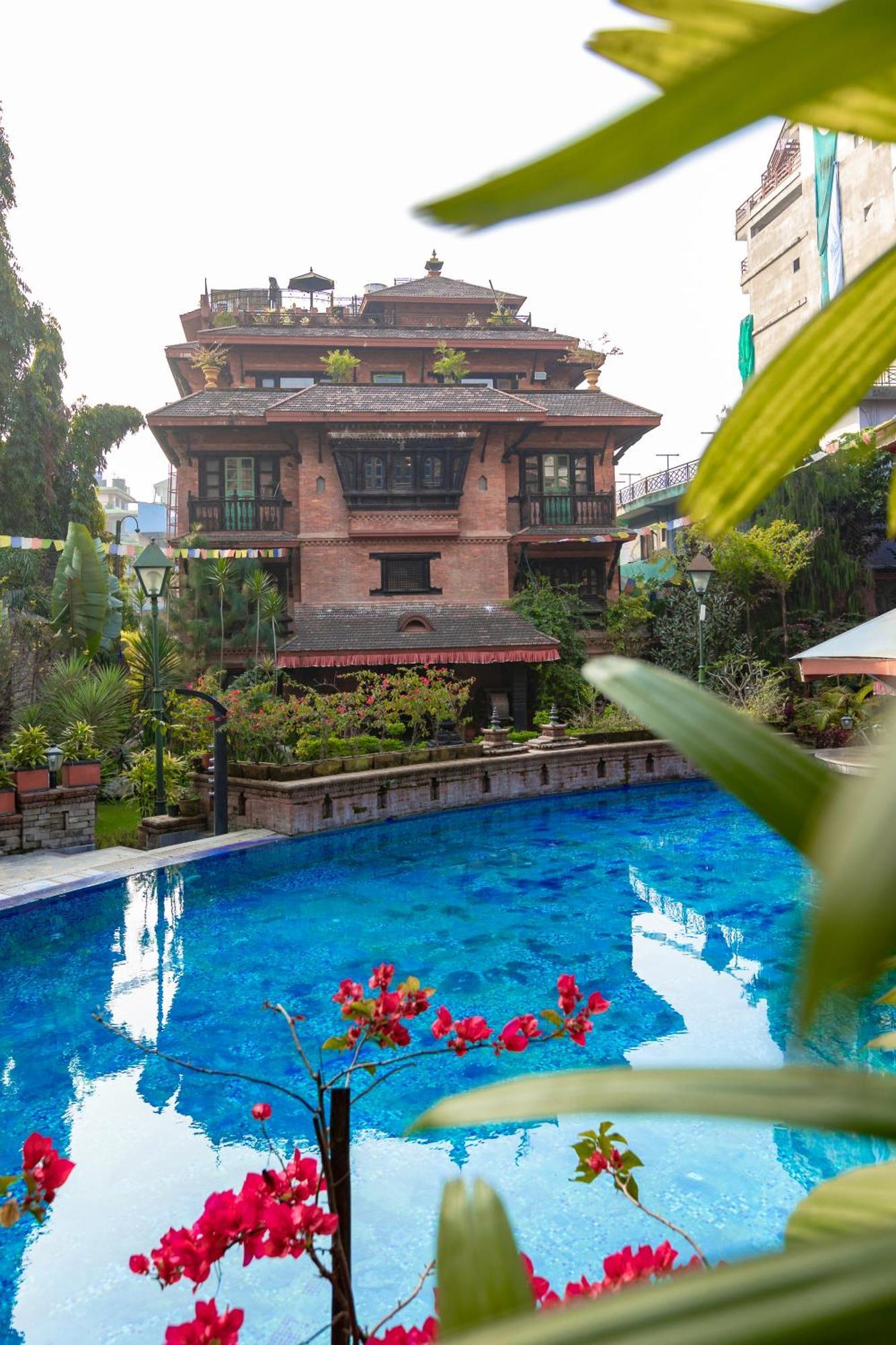Heritage Hotel Suites And Spa Pokhara Exteriör bild