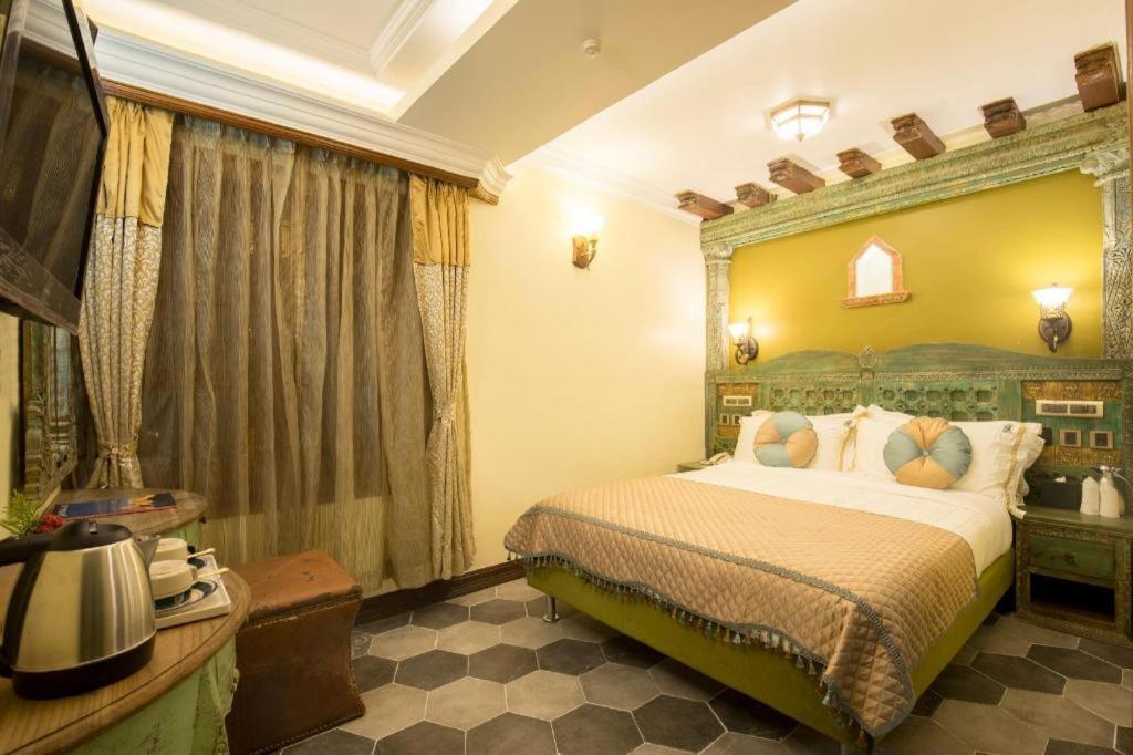 Heritage Hotel Suites And Spa Pokhara Exteriör bild