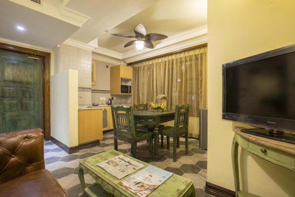 Heritage Hotel Suites And Spa Pokhara Exteriör bild