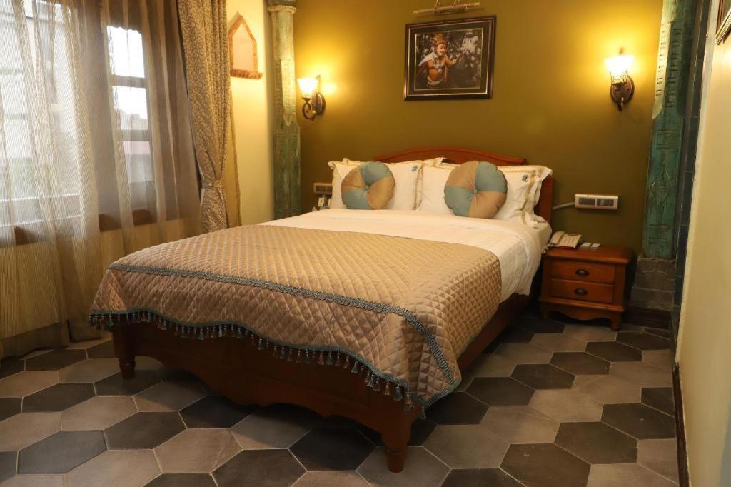 Heritage Hotel Suites And Spa Pokhara Exteriör bild